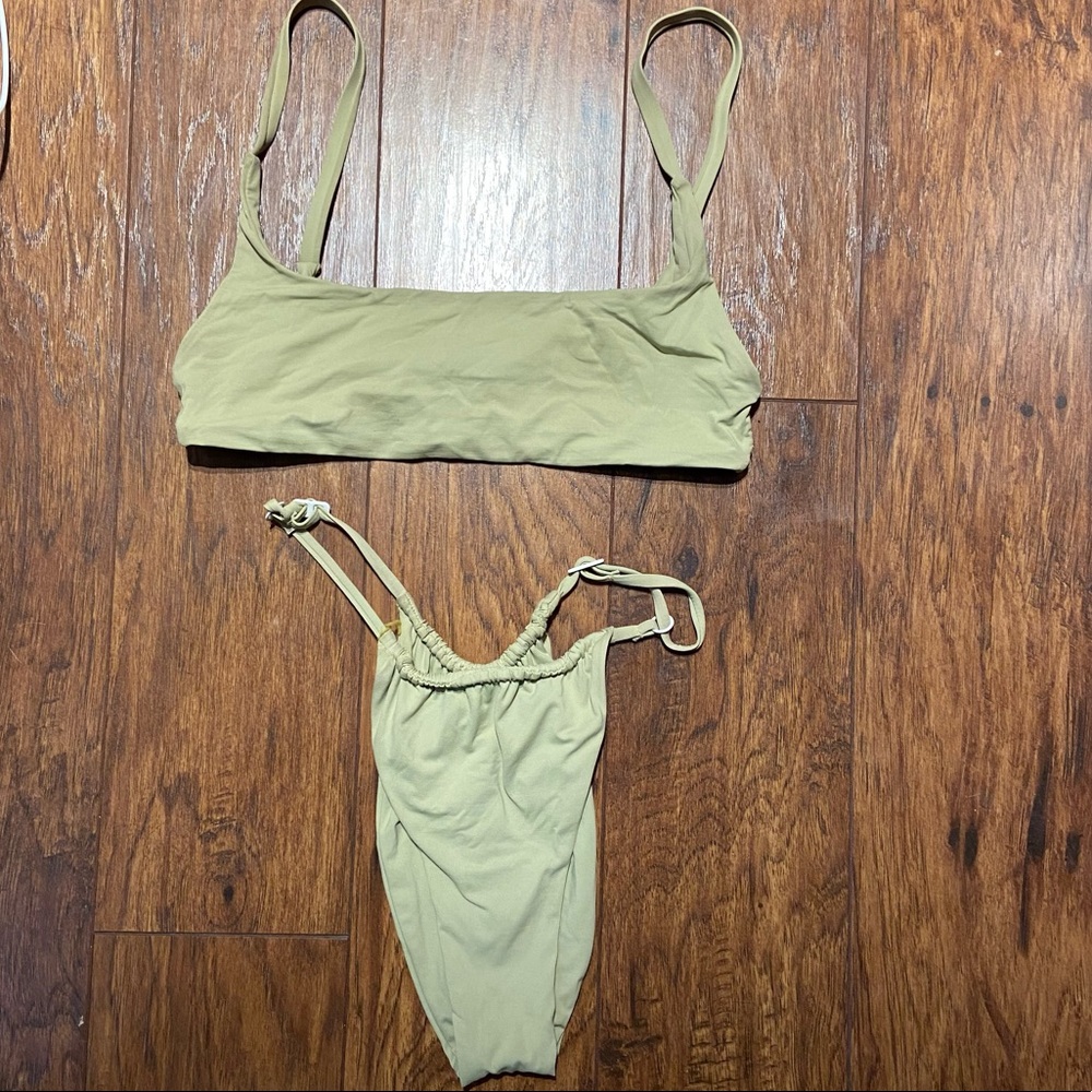 Sage green stone fox set